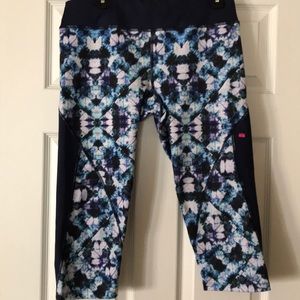 Pink lotus Capri leggings. Size large